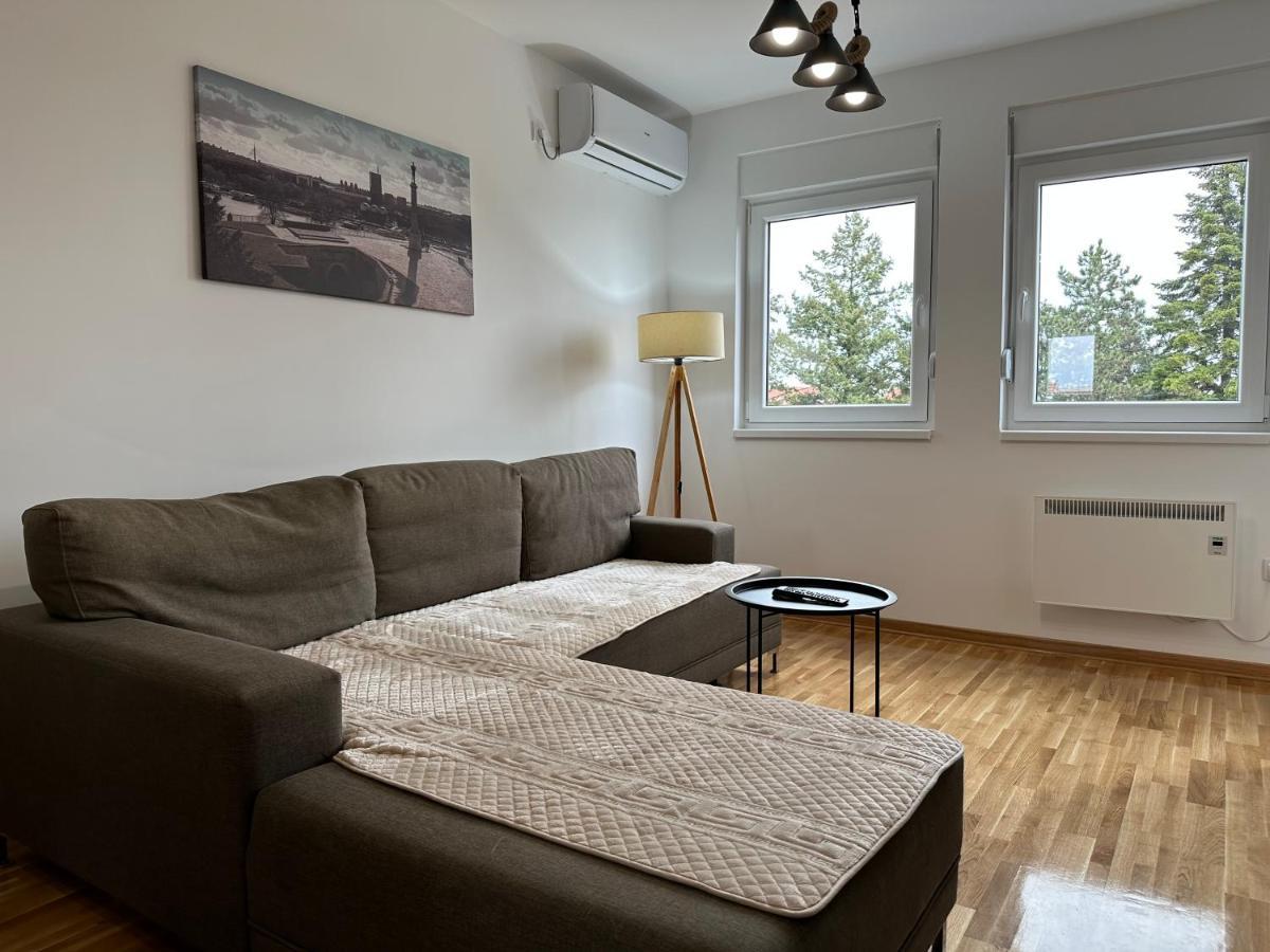Aura 2 Apartment